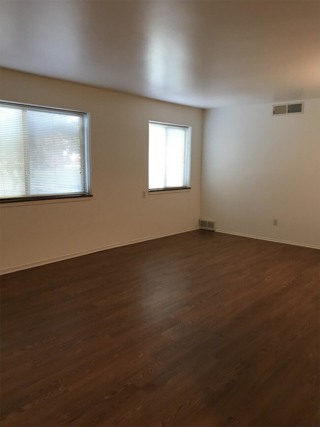 Foto del edificio - 1690 Driftwood Dr