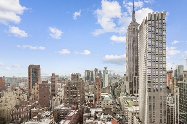 Building Photo - 425 5th Ave