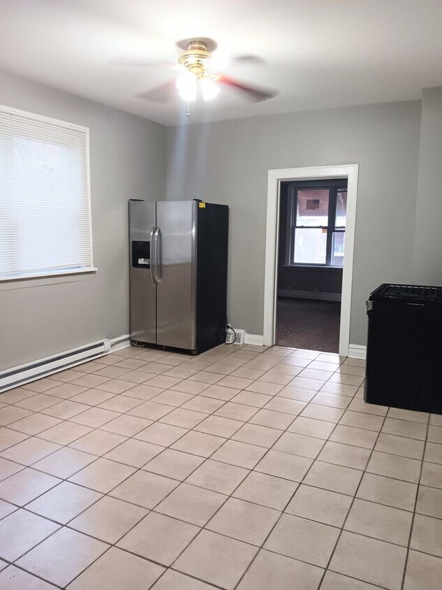 Foto del edificio - 3919 Deodar St