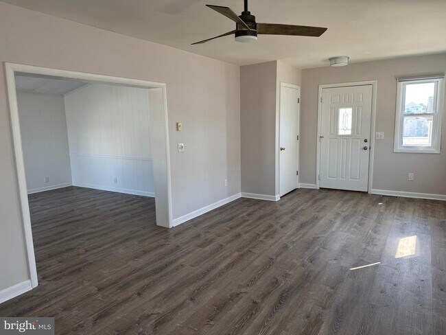 Foto del edificio - 36991 Laws Point Rd