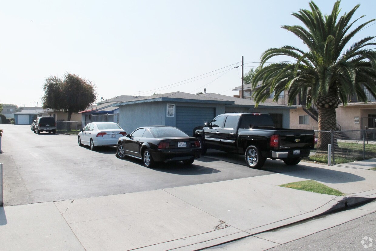 12420 Dunrobin Ave, Downey, CA 90242 Apartments in Downey, CA