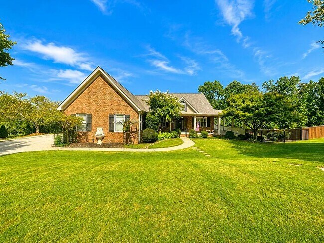 Foto del edificio - 128 Fox Farm Way