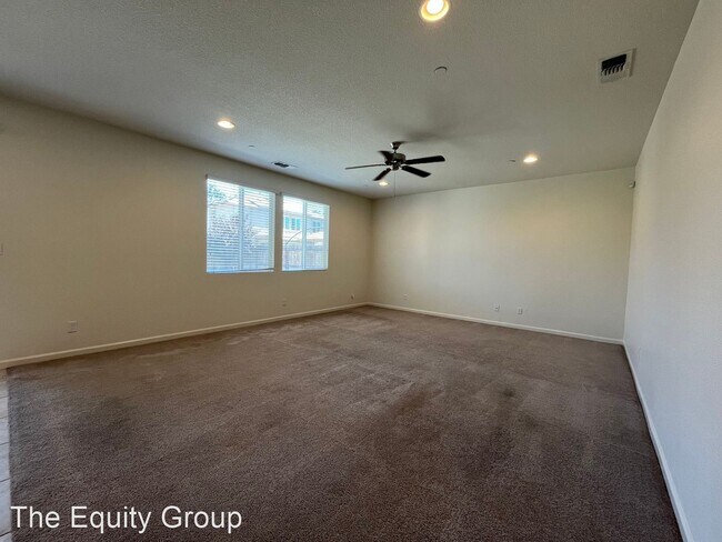 Foto del edificio - 5 br, 3 bath House - 4322 West Oriole Ct