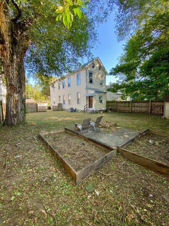 Foto del edificio - 559 E Epworth Ave