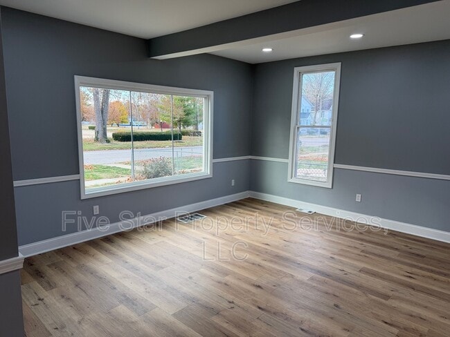 Building Photo - 1513 E Edwards St