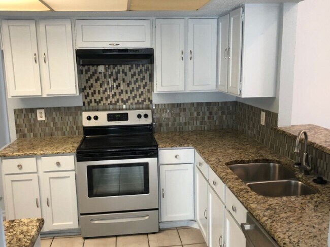 Foto del edificio - 2207 Heritage Cir