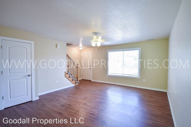 Foto del edificio - 3 br, 1.5 bath House - 405 Hazel St