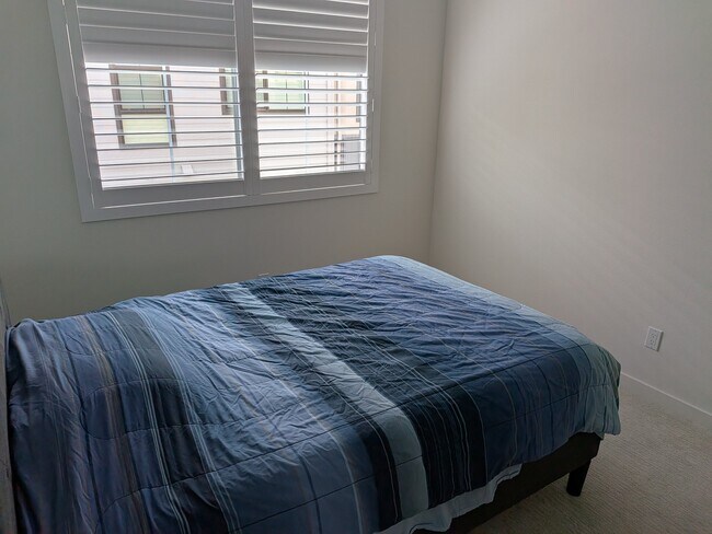 Foto del edificio - 2524 Elderberry Ln