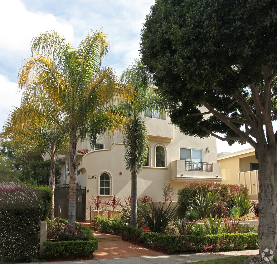 Building Photo - 1107 Princeton St
