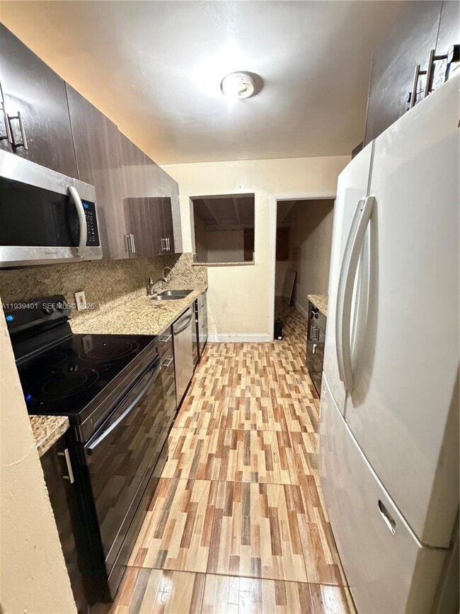 Building Photo - 19130 NW 5th Pl