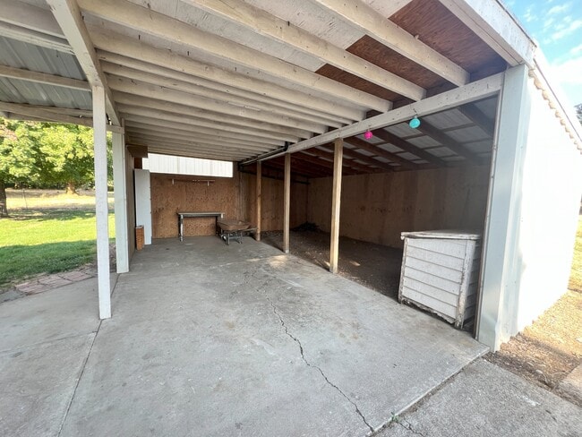 Building Photo - 13799 Myers Ln S