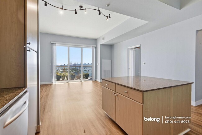 Building Photo - 488 E Ocean Blvd