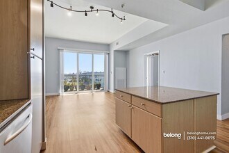 Building Photo - 488 E Ocean Blvd