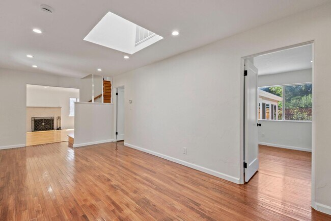 Foto del edificio - 1486 Richards Ave