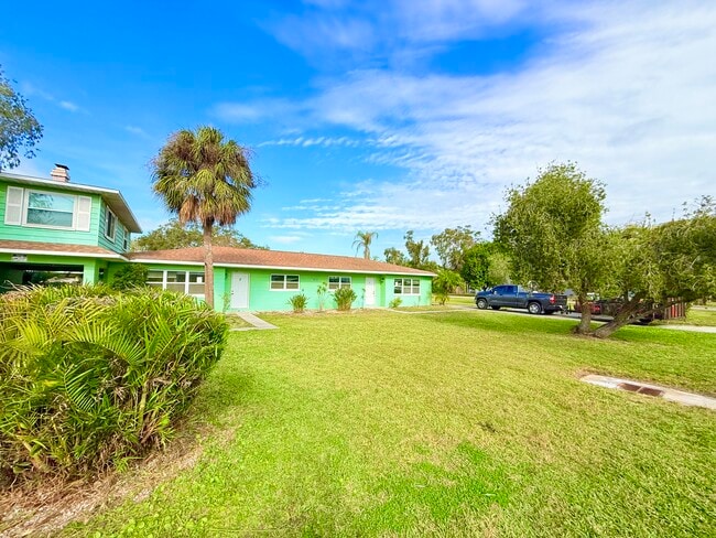 Building Photo - 7000 Hibiscus Ave S.