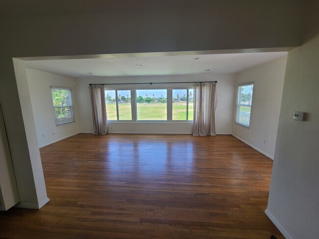 Foto del edificio - 4843 1/2-4642 Long Branch Ave