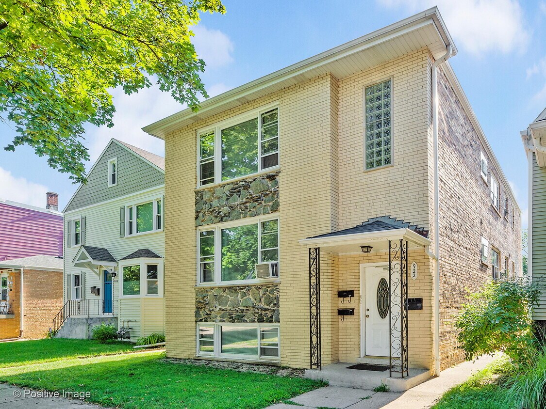 Primary Photo - 922 Marengo Ave