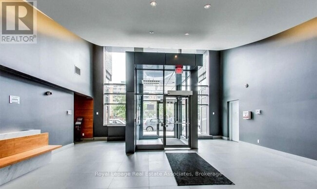 Photo du bâtiment - 68-868 Abell St