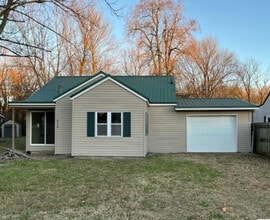 Building Photo - 214 Oaks Rd
