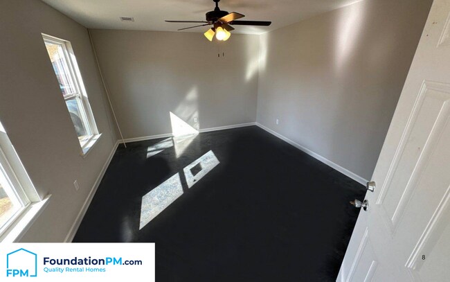 Foto del edificio - 4912 Shayne Cove