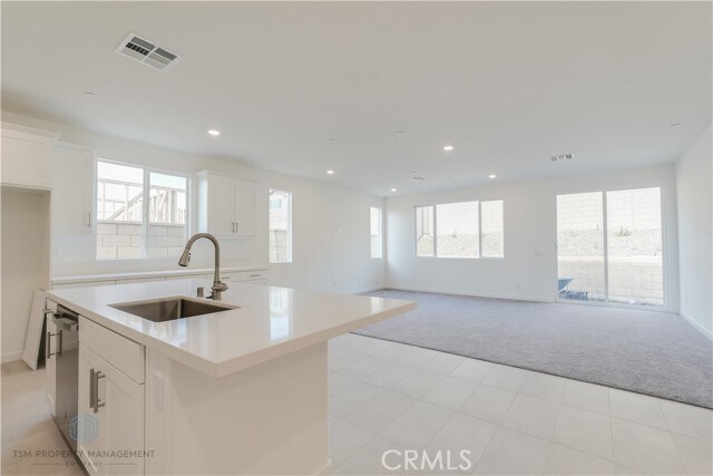 Foto del edificio - 16770 Tulip Tree St