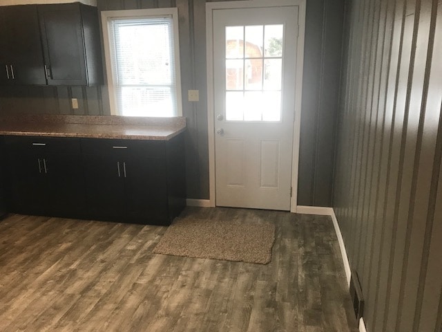 Building Photo - 2919 Tamarack Dr