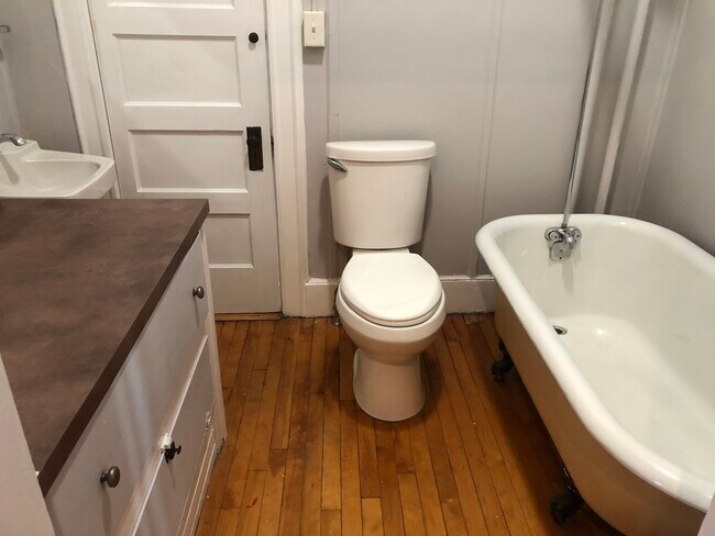 bath room - 70 Pine St