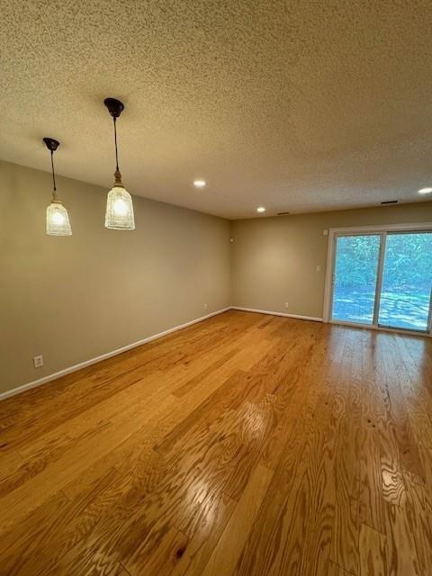 Building Photo - 122 S Island Square Dr