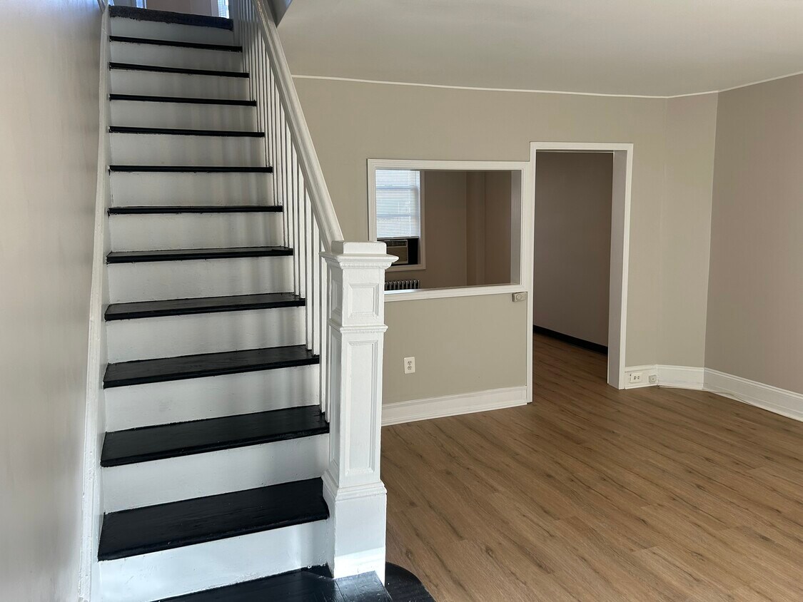 Foto principal - 3290 Tilton St