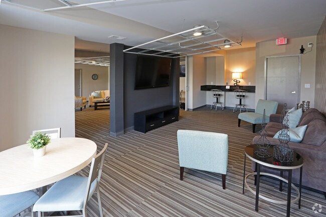 Waterside at RiverPark Place - Alquileres en Louisville, KY | Apartamentos.com