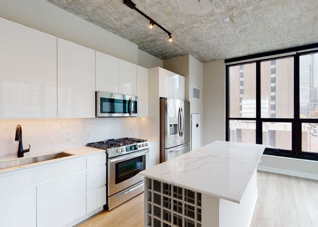 Photo - 808 N Wells St Apartment