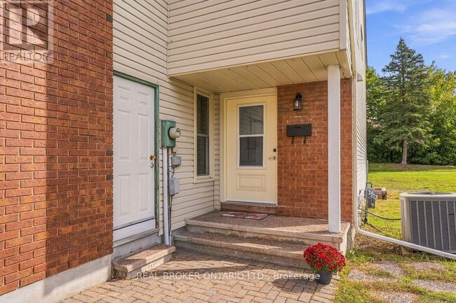 Building Photo - 1127 Avignon Ct