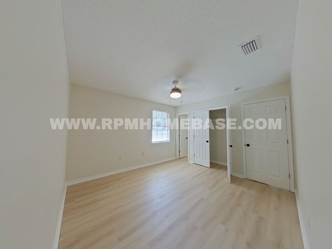Building Photo - Fully Renovated 5-Bedroom Home with Modern...