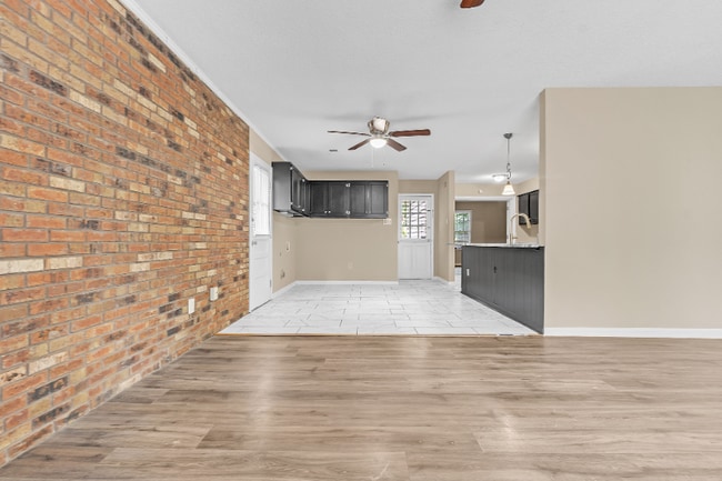 Building Photo - 5304 Haleville Rd