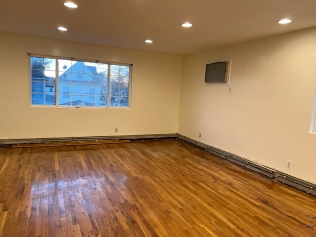 Gran sala de estar - 2503 Ericsson St