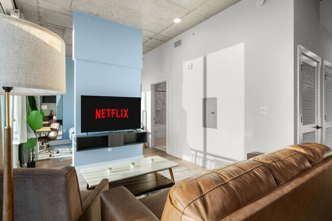 Building Photo - 605 N 12th St