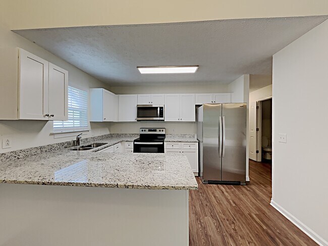 Building Photo - 1721 North Cove