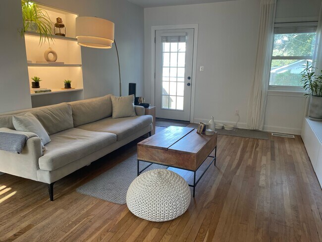 Foto del edificio - 1614 E 50th St