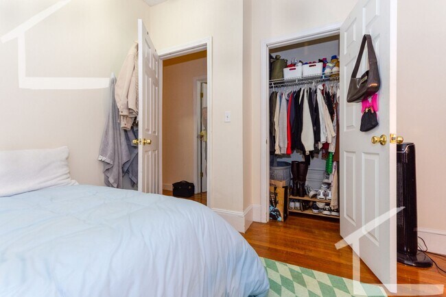 Foto del edificio - Beautiful Egmont 4 Bed available for Sept. 2026