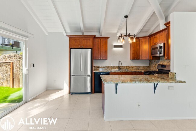 Foto del edificio - Large 1 Bed/1 Bath Available in Huntington...