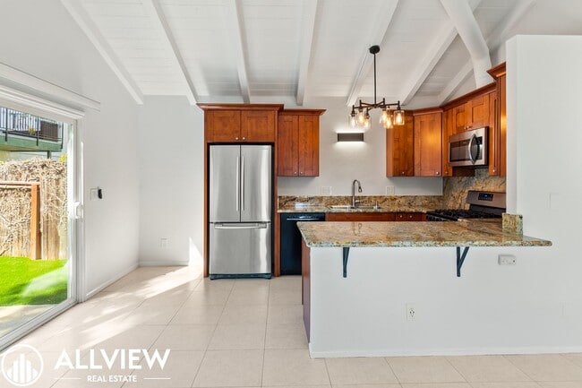 Building Photo - Large 1 Bed/1 Bath Available in Huntington...