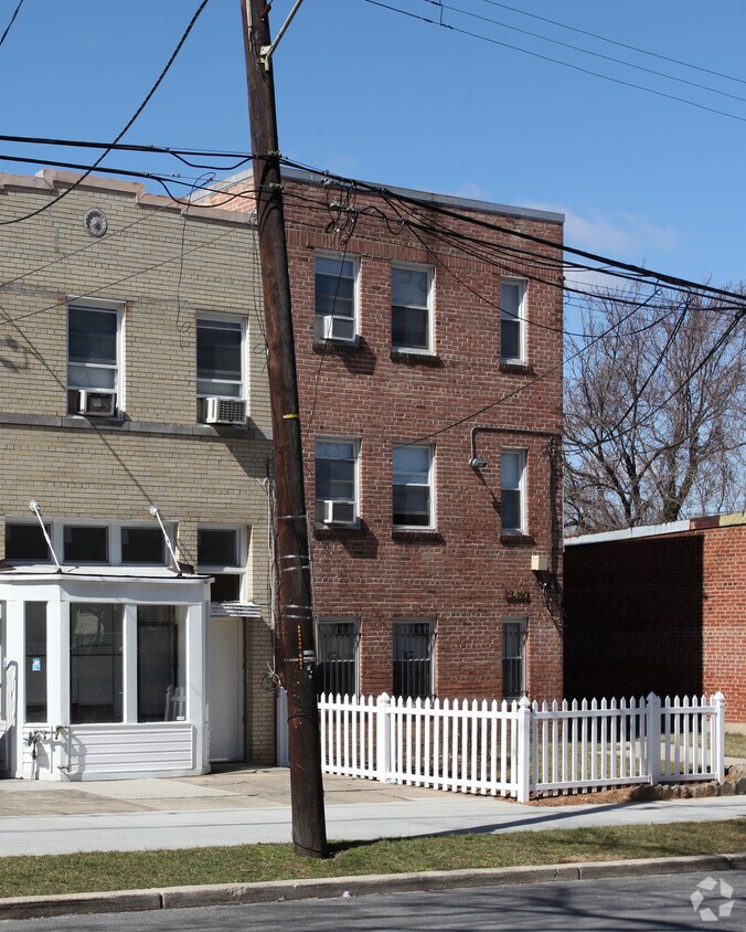 Building Photo - 3410 18th St NE