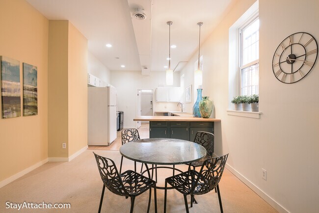 Building Photo - 1521 Corcoran Street NW Unit 2