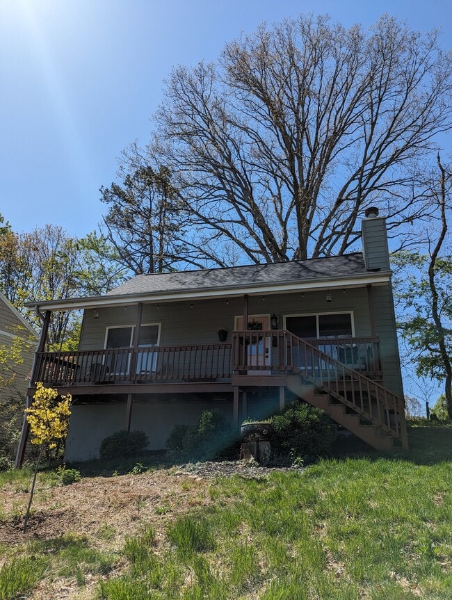 Building Photo - 95 Vancott Ct