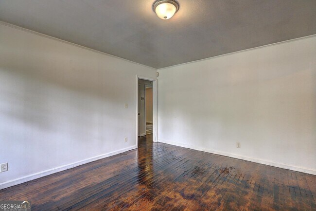 Foto del edificio - 2634 Tredway Dr