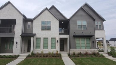 Building Photo - 2530 Campden Mews
