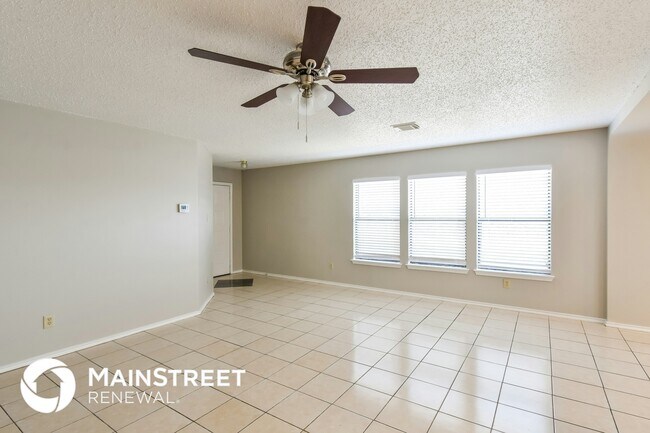 Building Photo - 8027 Chestnut Cape Dr