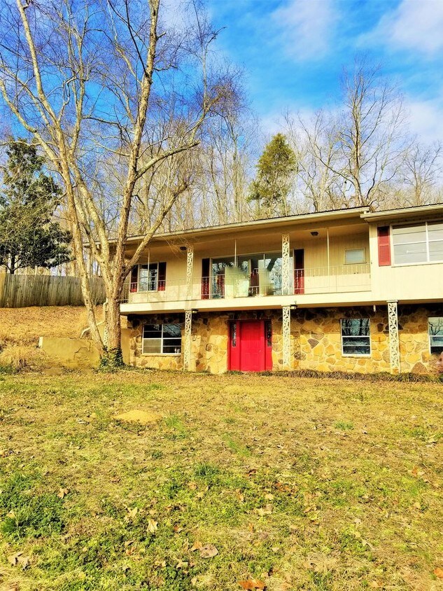 630 Colonial Drive House Rental in Harriman, TN