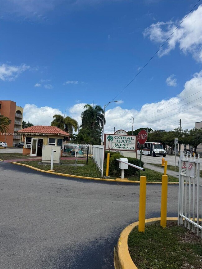 Foto del edificio - 6970 NW 186th St