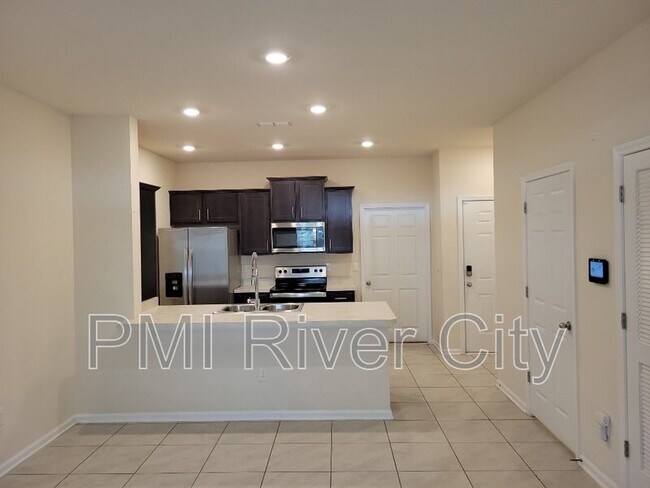 Building Photo - 86610 Shortline Cir